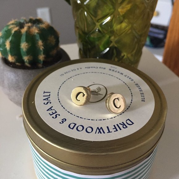 monogrammed "C" earrings - Picture 1 of 3